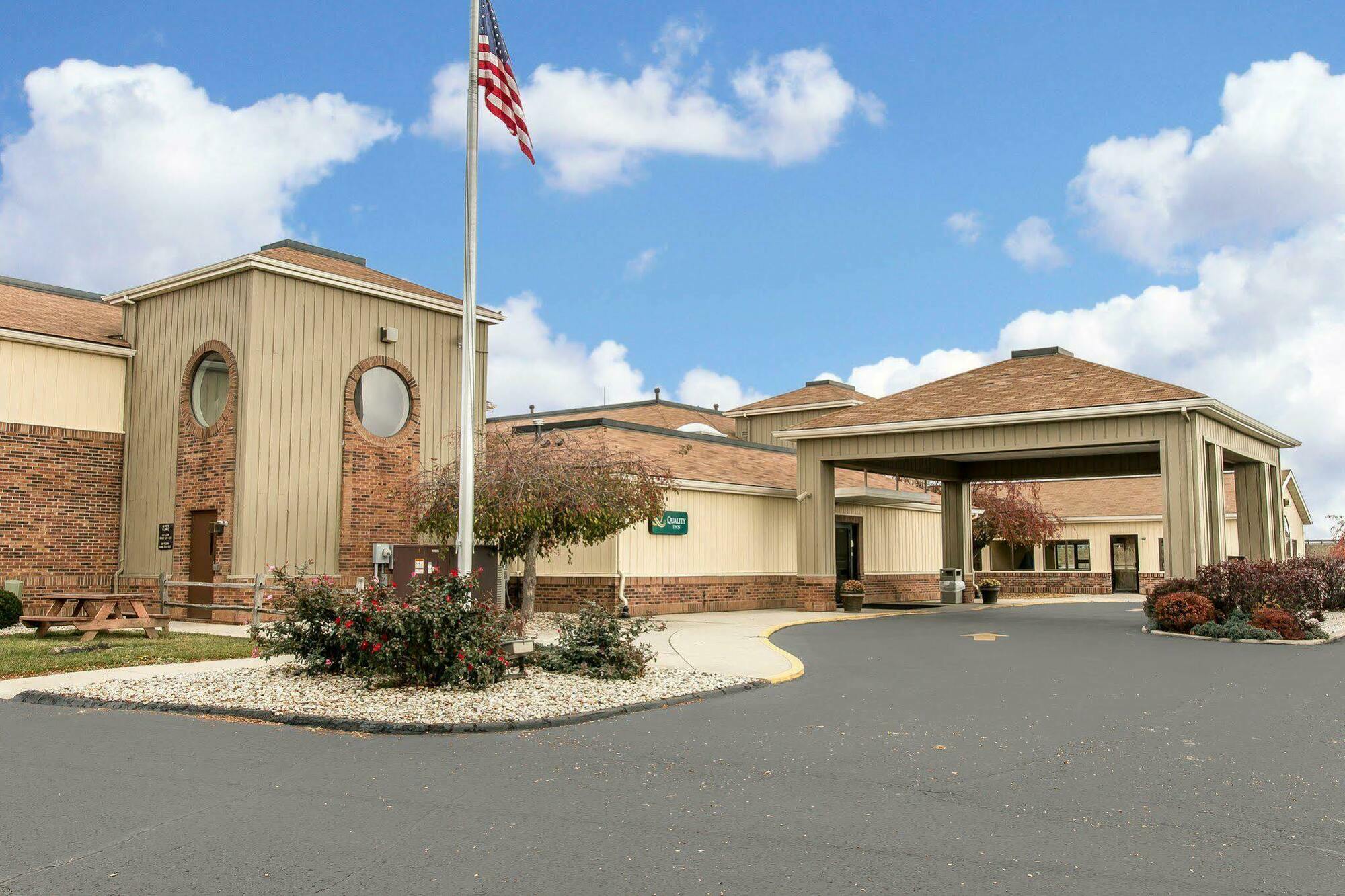 Quality Inn Upper Sandusky Exterior foto